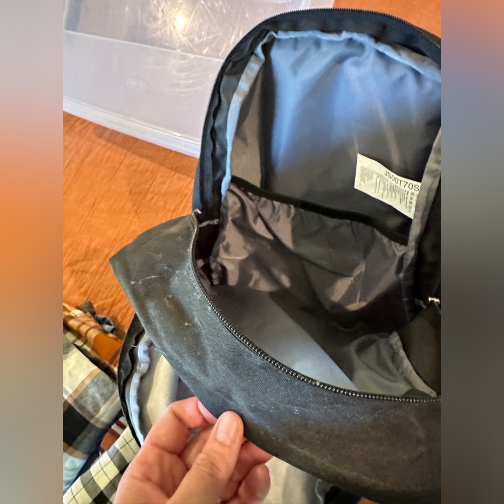 Classic Jansport backpack. - Picture 5 of 5